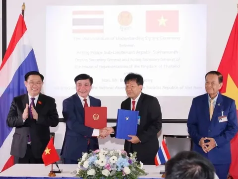 Quốc hội Việt Nam và Hạ viện Thái Lan ký Bản ghi nhớ tăng cường hợp tác