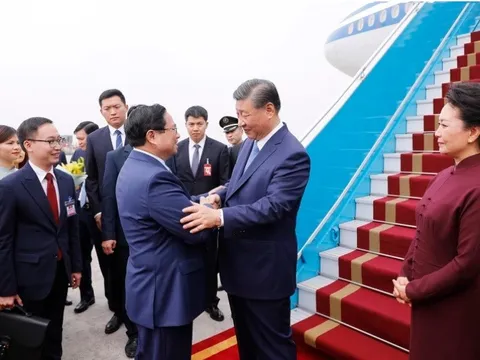 Tổng Bí thư, Chủ tịch nước Trung Quốc đến Hà Nội, bắt đầu chuyến thăm Việt Nam