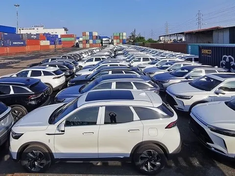 Số lượng ô tô nhập khẩu 11 tháng giảm 26,6%