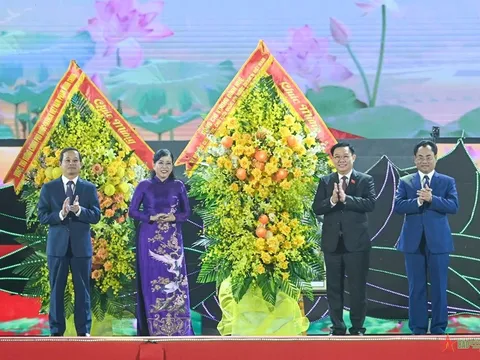 Chủ tịch Quốc hội Vương Đình Huệ dự Lễ kỷ niệm 60 năm Bác Hồ về thăm tỉnh Thái Nguyên