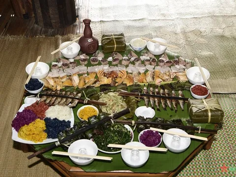Độc đáo cỗ lá ngày Tết của người dân tộc Mường