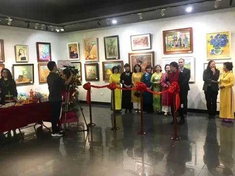 Khai mạc triển lãm tranh nghệ thuật “Giao mùa”