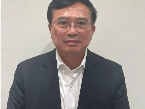 Khởi tố, bắt tạm giam nguyên Thứ trưởng Bộ Công Thương Hoàng Quốc Vượng