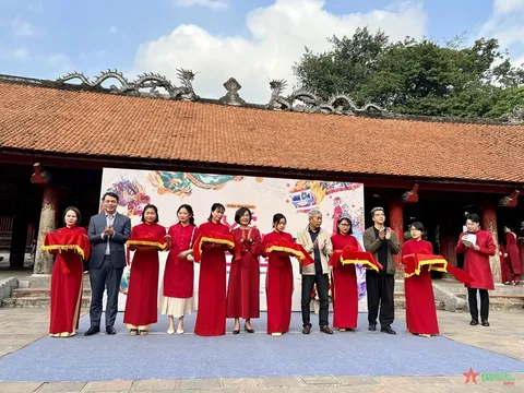Khai mạc triển lãm “Vẽ con rồng”