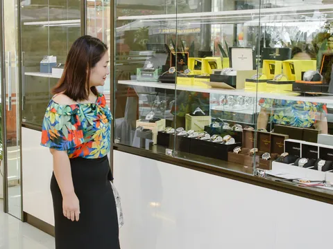 Khám phá thương hiệu đồng hồ VNLUX trải nghiệm dịch vụ mua sắm đặc biệt mới lạ