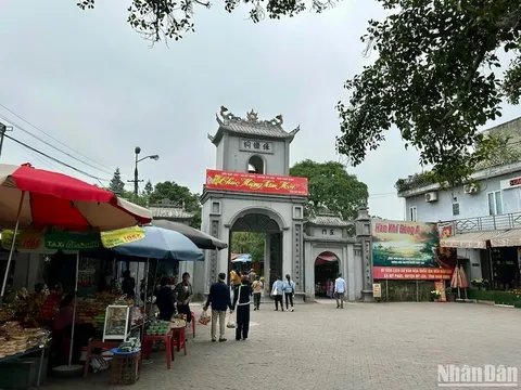 Nam Định: Chấn chỉnh ngay việc “đóng ấn, thu tiền” ở đền Bảo Lộc