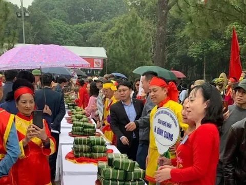 Sôi nổi hội thi gói bánh chưng, giã bánh giày tại Hải Dương