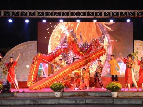 Âm vang liên hoan ca múa nhạc chào Xuân mới