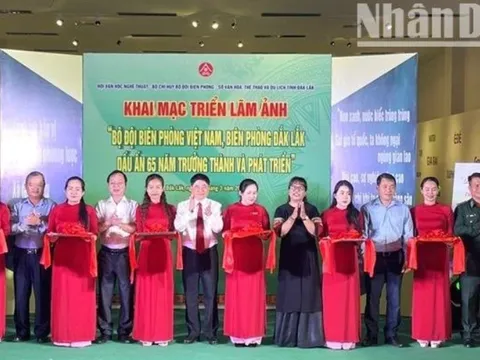 Triển lãm “Bộ đội Biên phòng Việt Nam - 65 năm xây dựng, chiến đấu và trưởng thành” tại Đắk Lắk