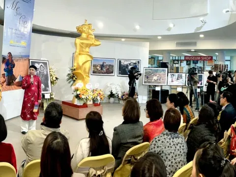 Triển lãm “Mẹ yêu con”: Tôn vinh tình mẫu tử tha thiết, thiêng liêng
