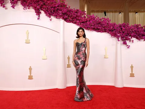 Thời trang của dàn sao trên thảm đỏ Oscar 2024