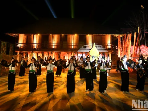 Hấp dẫn show diễn thực cảnh "Huyền tích U-Va"