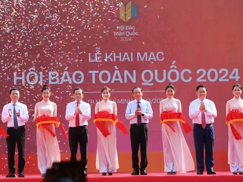 Khai mạc hội Báo toàn quốc 2024, 'hoa trăm miền' tề tựu tại Thành phố mang tên Bác