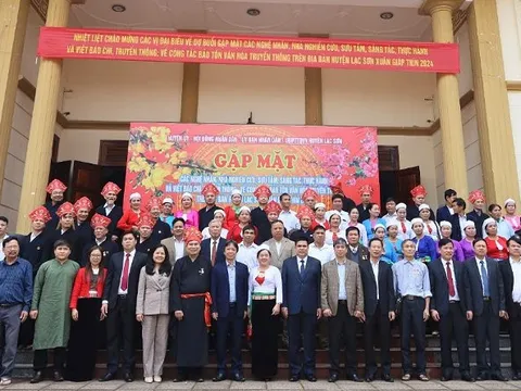 Gặp mặt người làm công tác bảo tồn văn hóa truyền thống