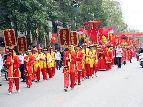 Lễ hội đền Hạ, đền Thượng, đền Ỷ La thu hút du khách tham dự