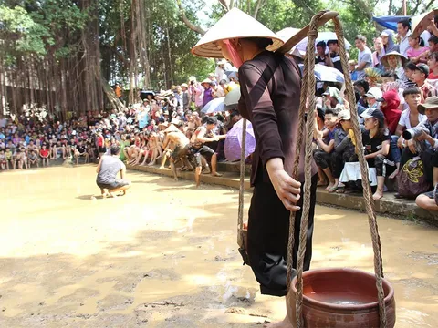 Hội vật Cầu nước làng Vân - lễ hội "độc nhất vô nhị" ở Bắc Giang