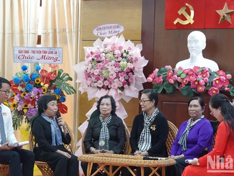 Chương trình giao lưu với “Những bông hoa trên tuyến lửa 1C”