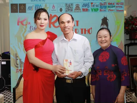 Ra mắt tập thơ “Ru tình” của nàng thơ Trang Viên