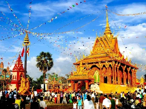 Thủ tướng chúc mừng đồng bào Khmer dịp Tết Chôl Chnăm Thmây