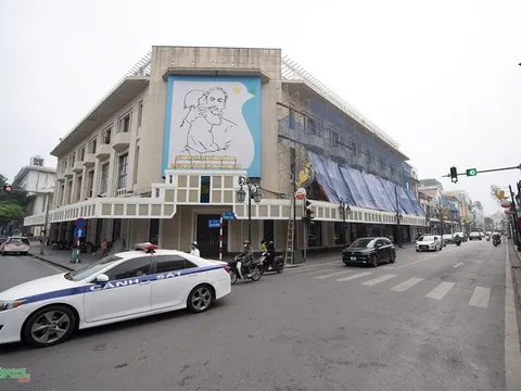 Phố Tràng Tiền hàng trăm năm tuổi đang tiến hành cải tạo