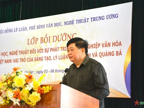 Khai mạc lớp bồi dưỡng kiến thức về phát triển công nghiệp văn hóa