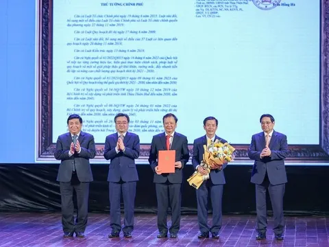 Thủ tướng dự Hội nghị công bố quy hoạch và xúc tiến đầu tư tỉnh Thừa Thiên Huế
