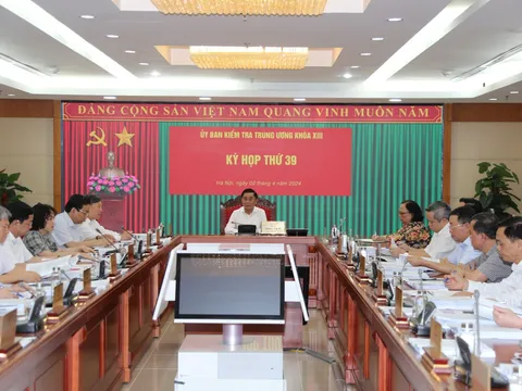 Bộ Chính trị Khiển trách ông Đào Ngọc Dung, Cảnh cáo bà Phạm Thị Hải Chuyền và ông Huỳnh Văn Tí