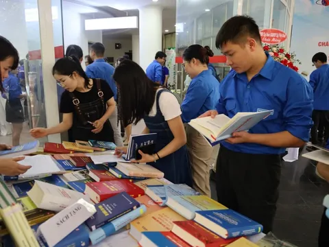 Chia sẻ kinh nghiệm khai thác, sử dụng hiệu quả nguồn tài nguyên sách trong hoạt động nghiên cứu khoa học