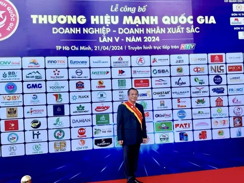 Bao Lam Hoang Nguyen nhận vinh danh tại “Thương hiệu Mạnh Quốc Gia và Doanh nghiệp - Doanh nhân xuất sắc” lần V