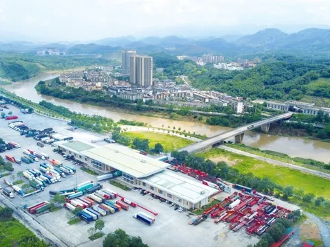 Lào Cai: Cảnh báo, ngăn ngừa tình trạng phương tiện Việt Nam bị lưu giữ tại Trung Quốc