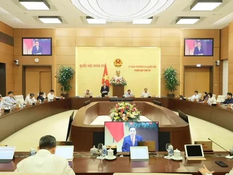 Bế mạc Phiên họp thứ 33 của Ủy ban Thường vụ Quốc hội