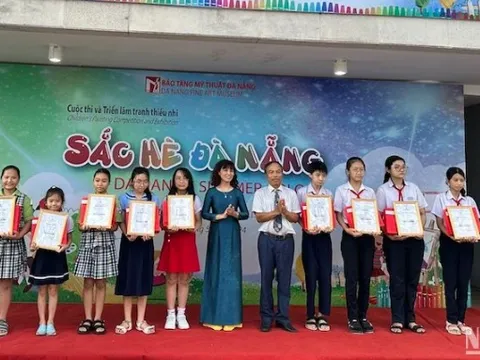 Triển lãm tranh “Sắc hè Đà Nẵng” của những hoạ sĩ “nhí”
