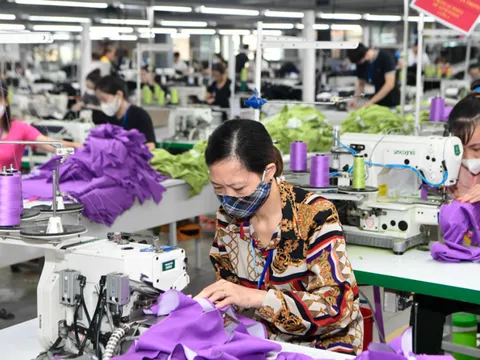 Đơn hàng phục hồi, dệt may mở rộng tìm kiếm thị trường