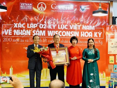 Trao 2 kỷ lục Việt Nam về nhân sâm