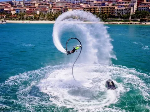 Trình diễn nghệ thuật thể thao Jetski & Flyboards trong đêm khai mạc DIFF 2024