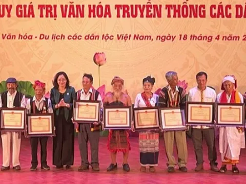 Những người giữ lửa văn hóa