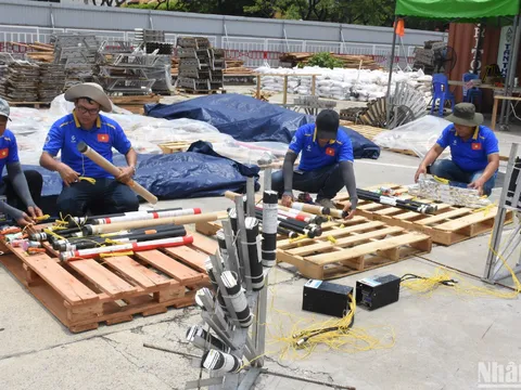 Các đội sẵn sàng cho đêm khai mạc Lễ hội pháo hoa quốc tế Đà Nẵng 2024 - Kết nối toàn cầu, rạng rỡ năm châu