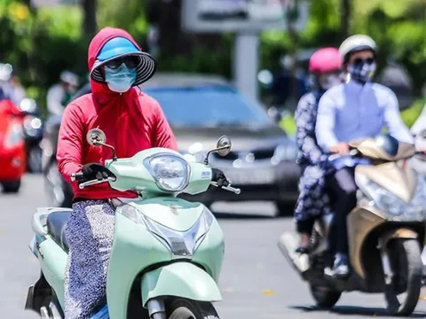 Bắc Bộ, Trung Bộ nắng nóng gay gắt, chiều tối và đêm có mưa dông