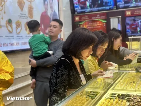 Vàng SJC bất động 6 phiên liên tiếp, tỷ giá trung tâm giảm 9 đồng