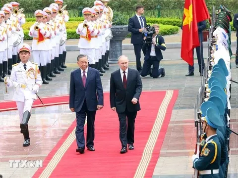 Chủ tịch nước Tô Lâm chủ trì lễ đón chính thức Tổng thống Nga Vladimir Putin