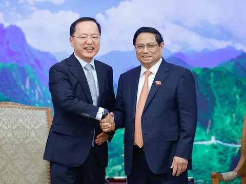 Thủ tướng Phạm Minh Chính tiếp Tổng Giám đốc Samsung