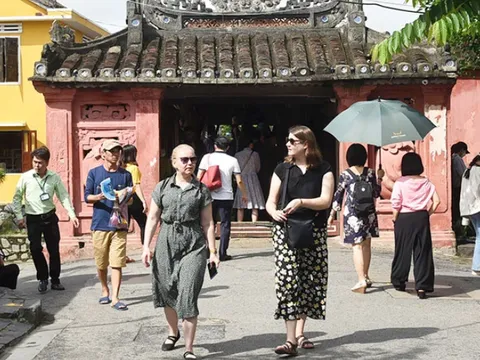 Thu hút khách quốc tế đến Việt Nam