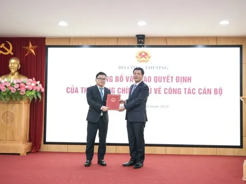 Trao quyết định bổ nhiệm ông Trương Thanh Hoài giữ chức Thứ trưởng Công Thương