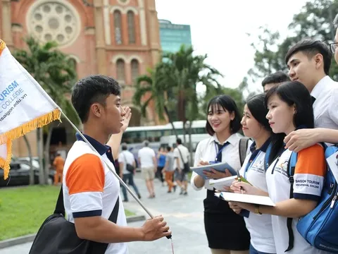 Tiêu chuẩn thành thạo ngoại ngữ của hướng dẫn viên du lịch quốc tế áp dụng từ 20/8/2024