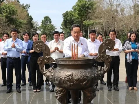 Chủ tịch Quốc hội Trần Thanh Mẫn dâng hương tại Khu di tích quốc gia đặc biệt Căn cứ Bộ Chỉ huy Quân Giải phóng miền nam Việt Nam