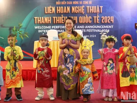 Lần đầu tiên tổ chức liên hoan nghệ thuật cho thanh, thiếu nhi quốc tế