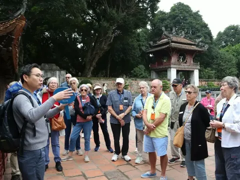 Đưa khách du lịch quốc tế thăm nghĩa trang: Tour độc lạ nhưng cần phù hợp văn hóa