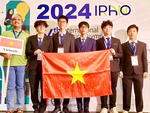 Học sinh Việt Nam đạt 5 Huy chương Vàng và Bạc Olympic Vật lý quốc tế
