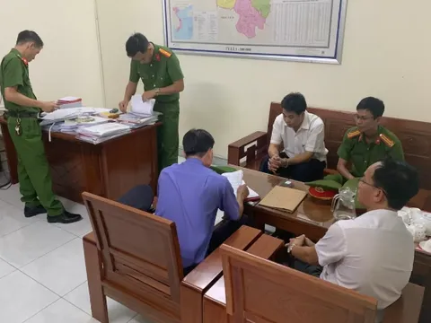 Bắt tạm giam 2 cán bộ Chi cục Quản lý đất đai tỉnh Quảng Nam