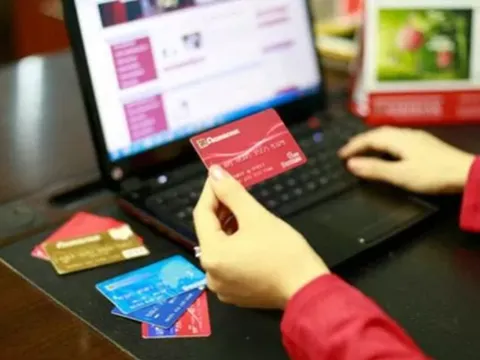 Hà Nội: Không nghe lời cảnh báo của nhân viên ngân hàng, người phụ nữ bị mất 3,4 tỷ đồng